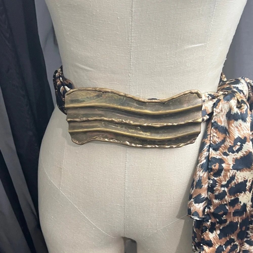 VINTAGE Rustic Solid Brass Abstract Belt Buckle.